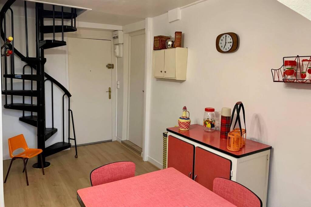 Appartement Vintage Avec Vue Sur Le Chateau Pierrefonds Bagian luar foto