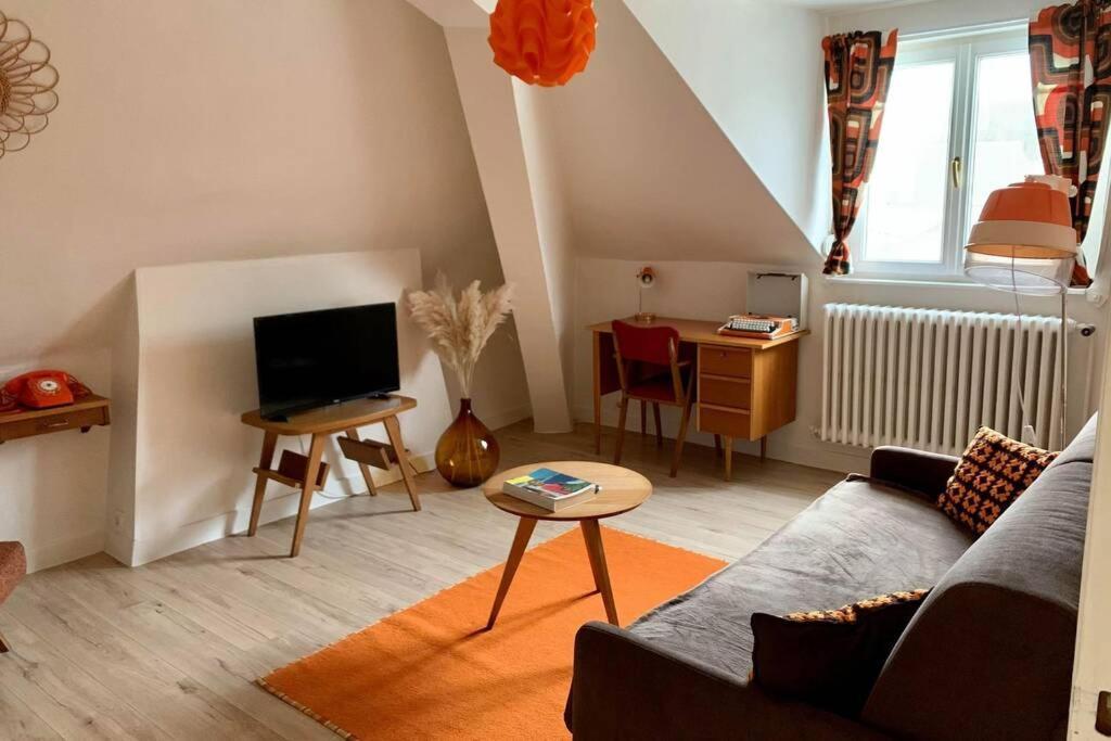 Appartement Vintage Avec Vue Sur Le Chateau Pierrefonds Bagian luar foto